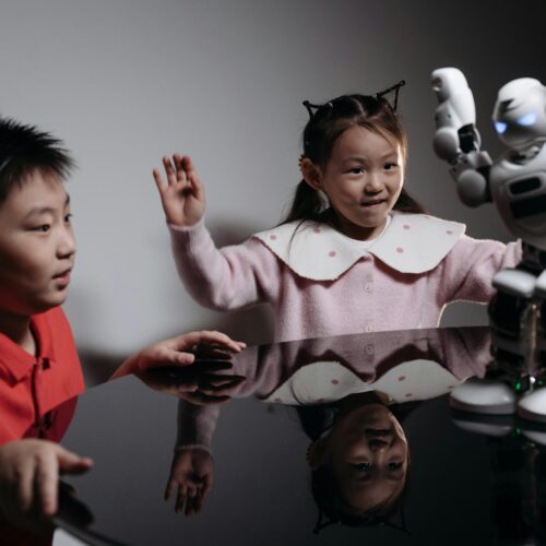 🧠 “AI Teachers: क्या रोबोट भविष्य में आपके बच्चों को पढ़ाएंगे?”